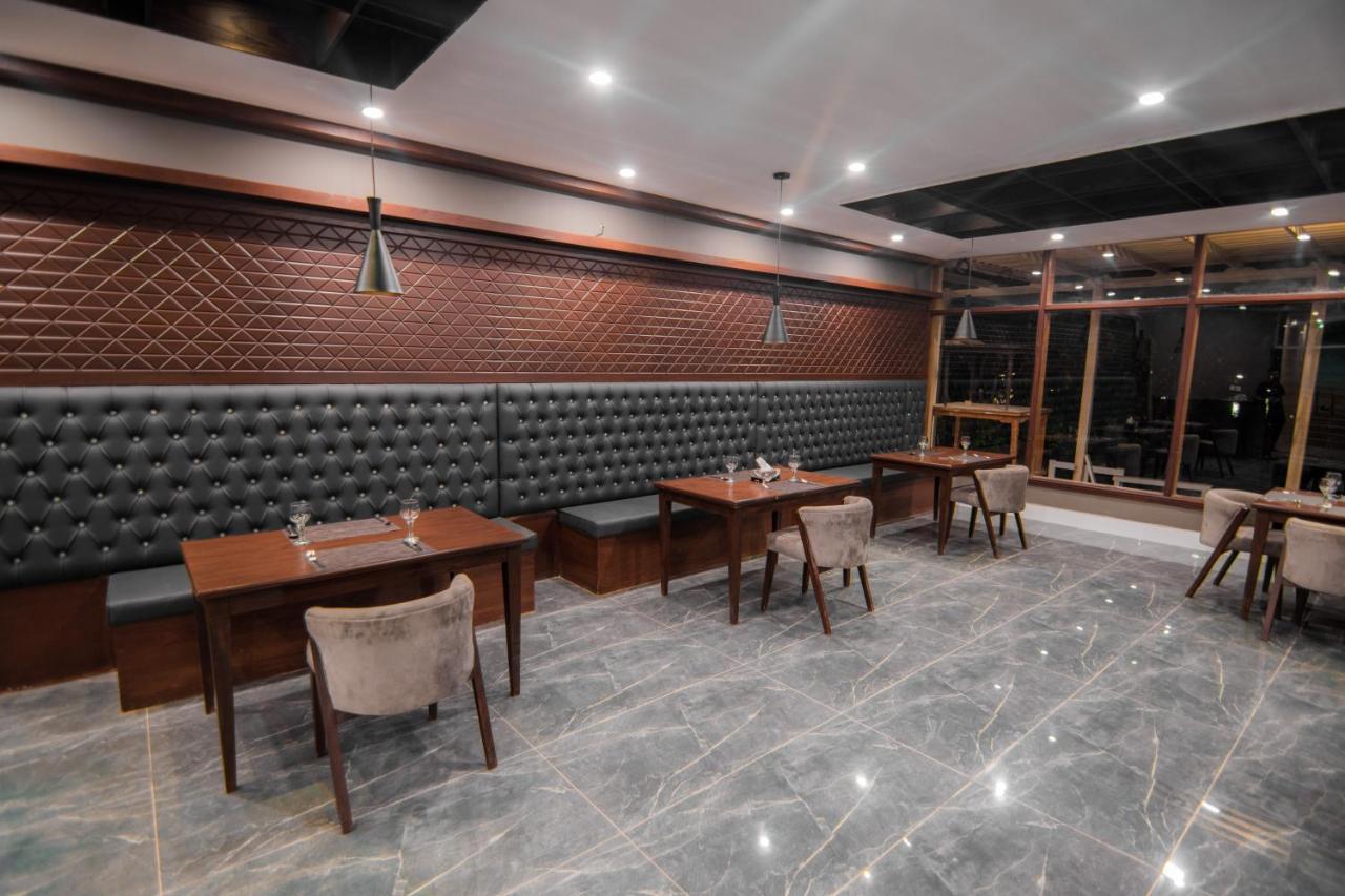 Tibet Hotel Skardu Buitenkant foto
