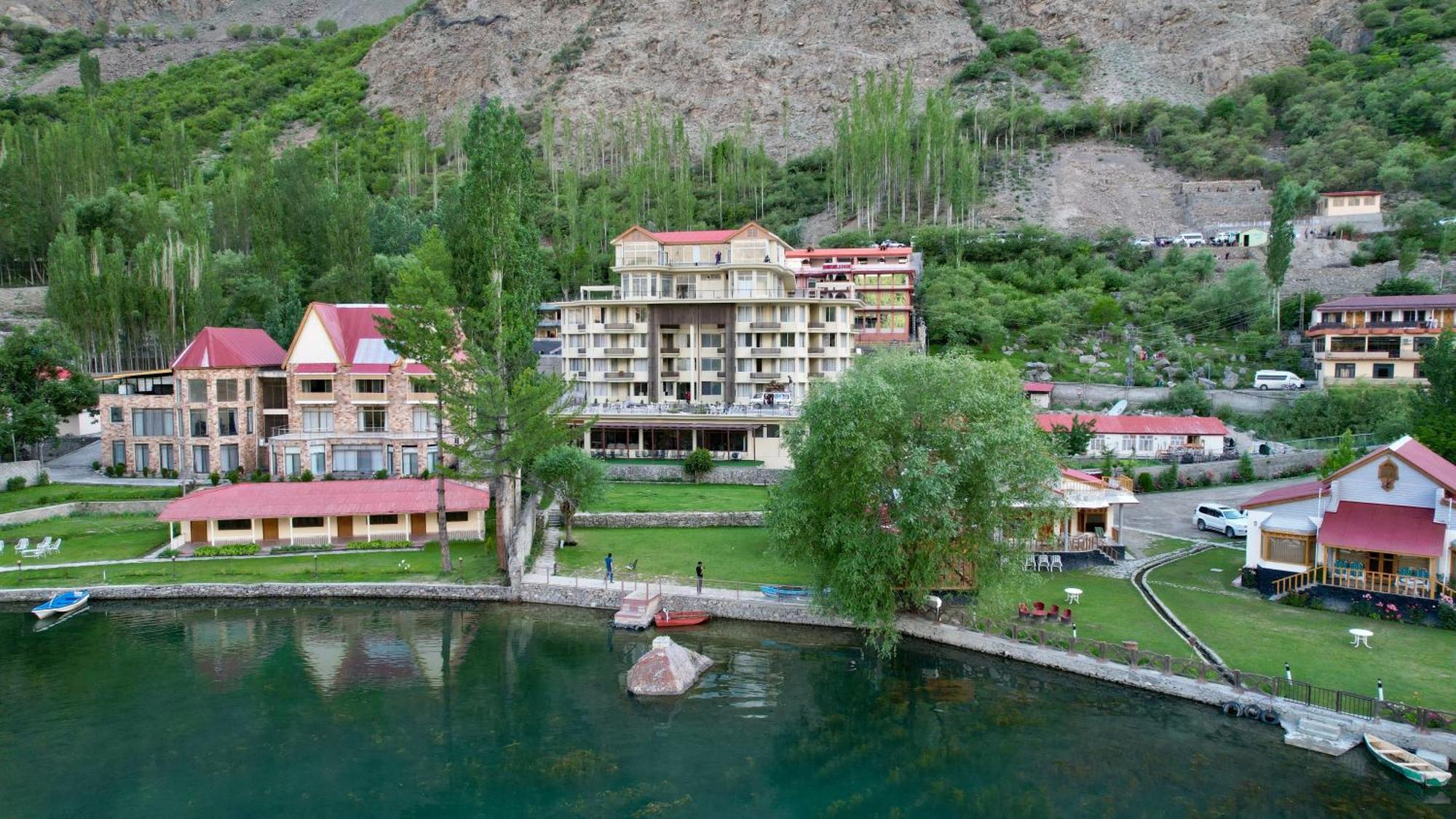 Tibet Hotel Skardu Buitenkant foto